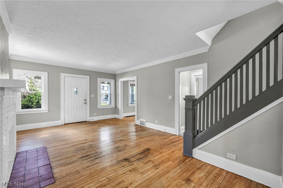 921 Helmsdale Road Cleveland Heights OH 44112