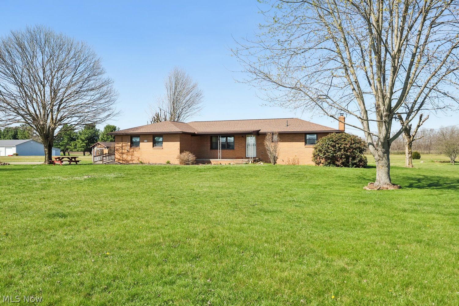 7115 Lardon Road NW Waynesburg OH 44688