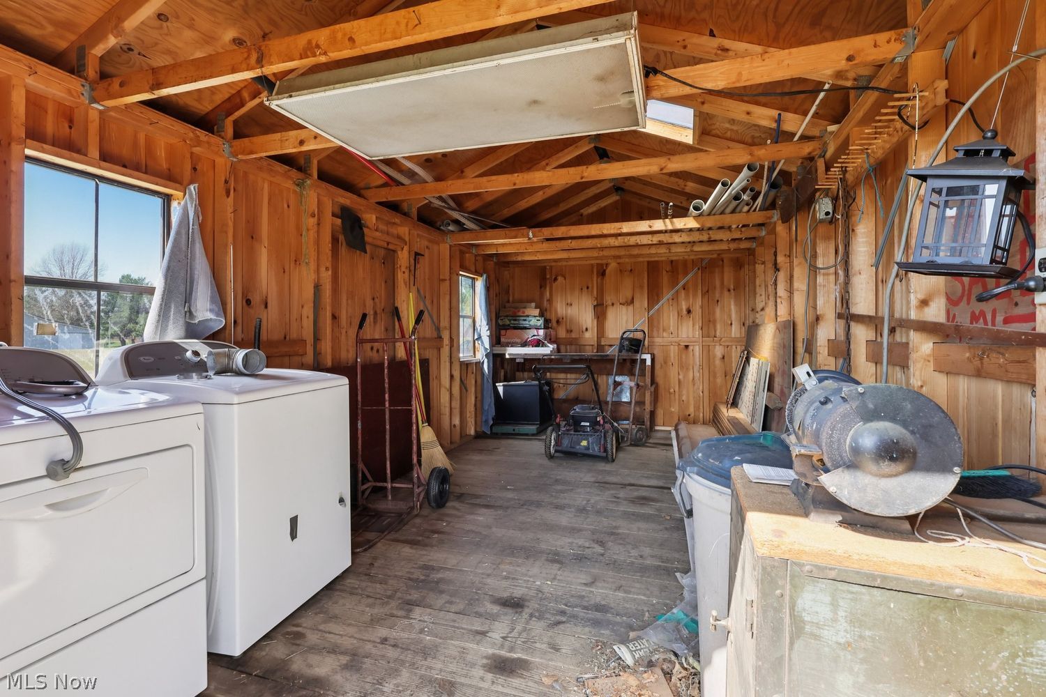 7115 Lardon Road NW Waynesburg OH 44688