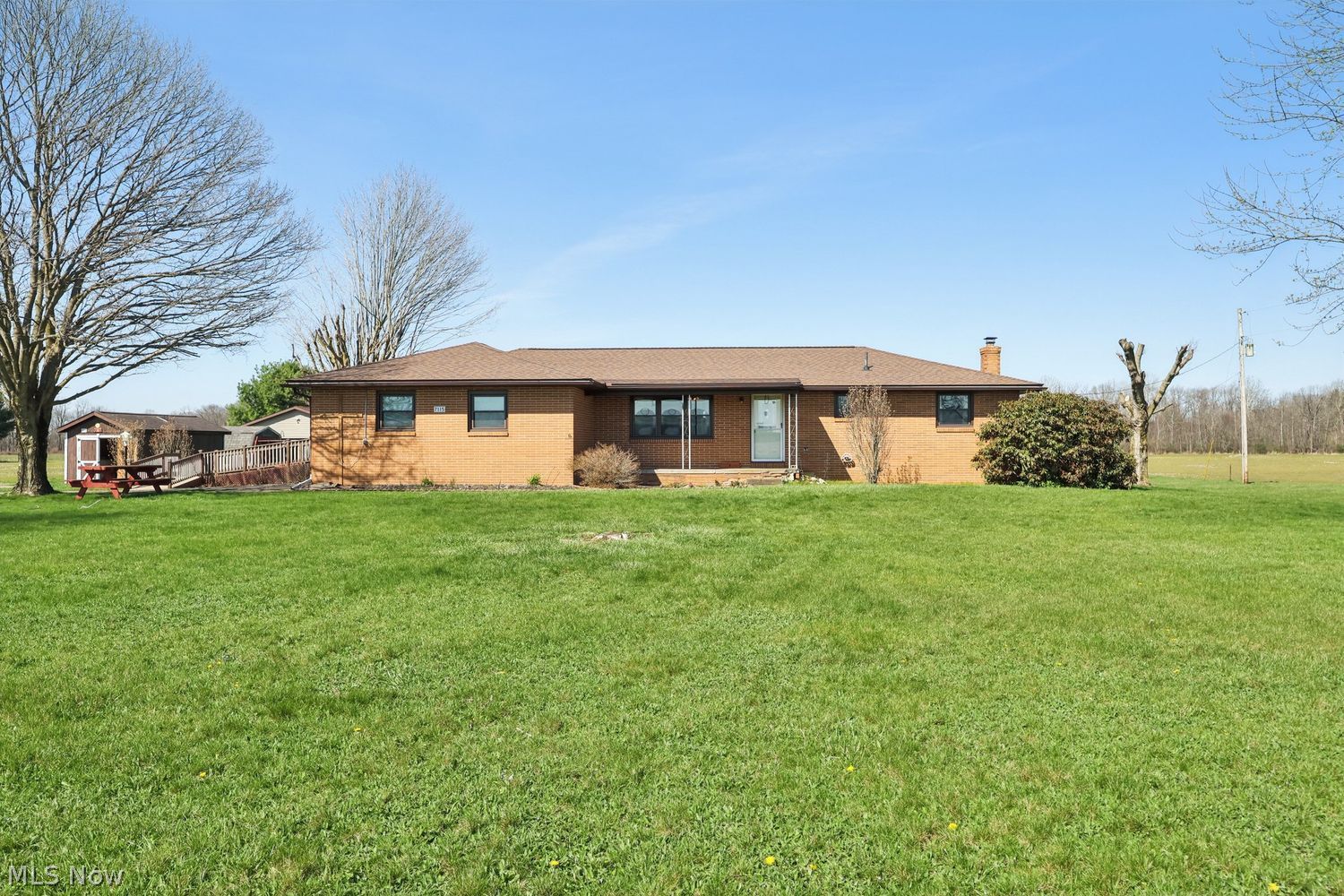 7115 Lardon Road NW Waynesburg OH 44688