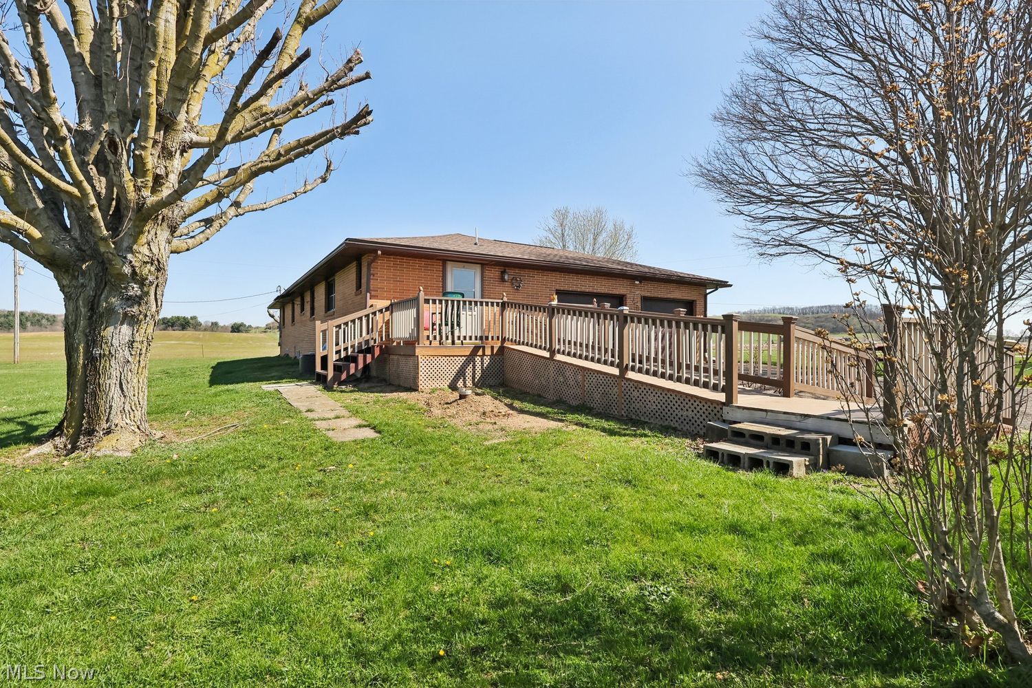 7115 Lardon Road NW Waynesburg OH 44688