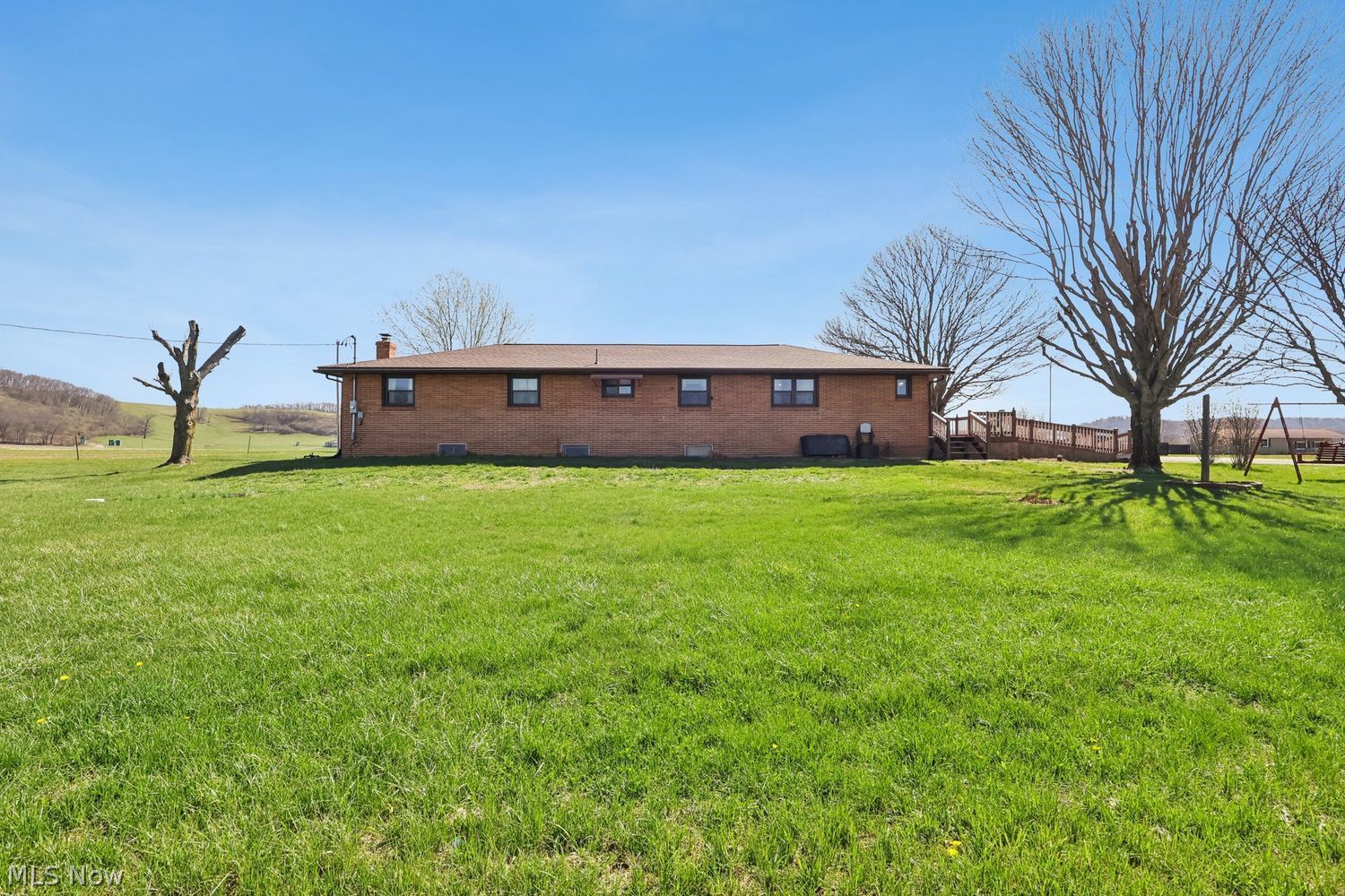 7115 Lardon Road NW Waynesburg OH 44688