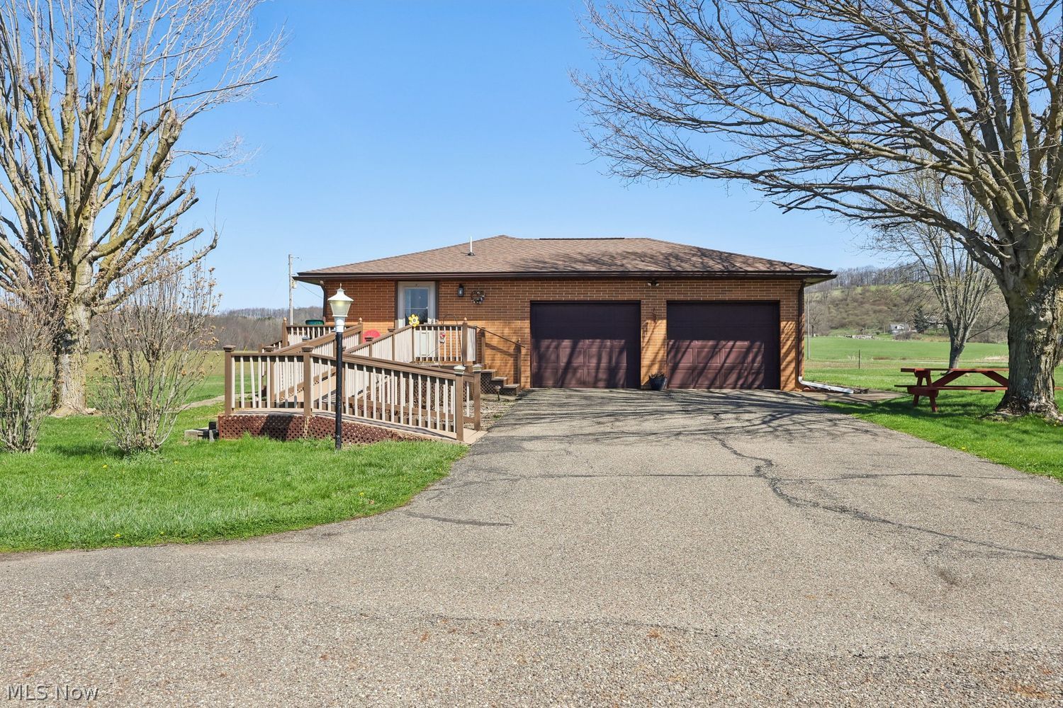 7115 Lardon Road NW Waynesburg OH 44688