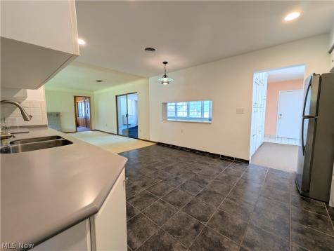 6986 Big Creek Parkway Middleburg Heights OH 44130