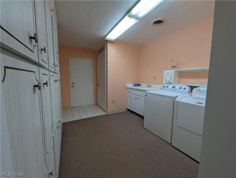 6986 Big Creek Parkway Middleburg Heights OH 44130