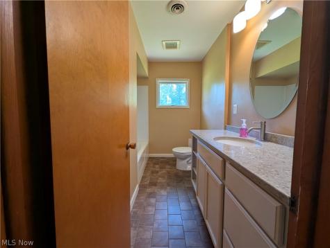 6986 Big Creek Parkway Middleburg Heights OH 44130