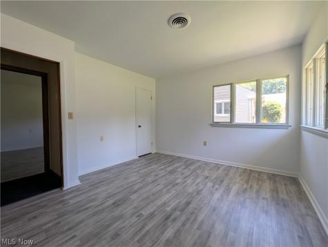 6986 Big Creek Parkway Middleburg Heights OH 44130
