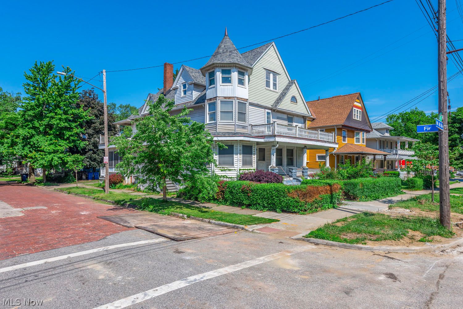 1896 W 65th Street Cleveland OH 44102