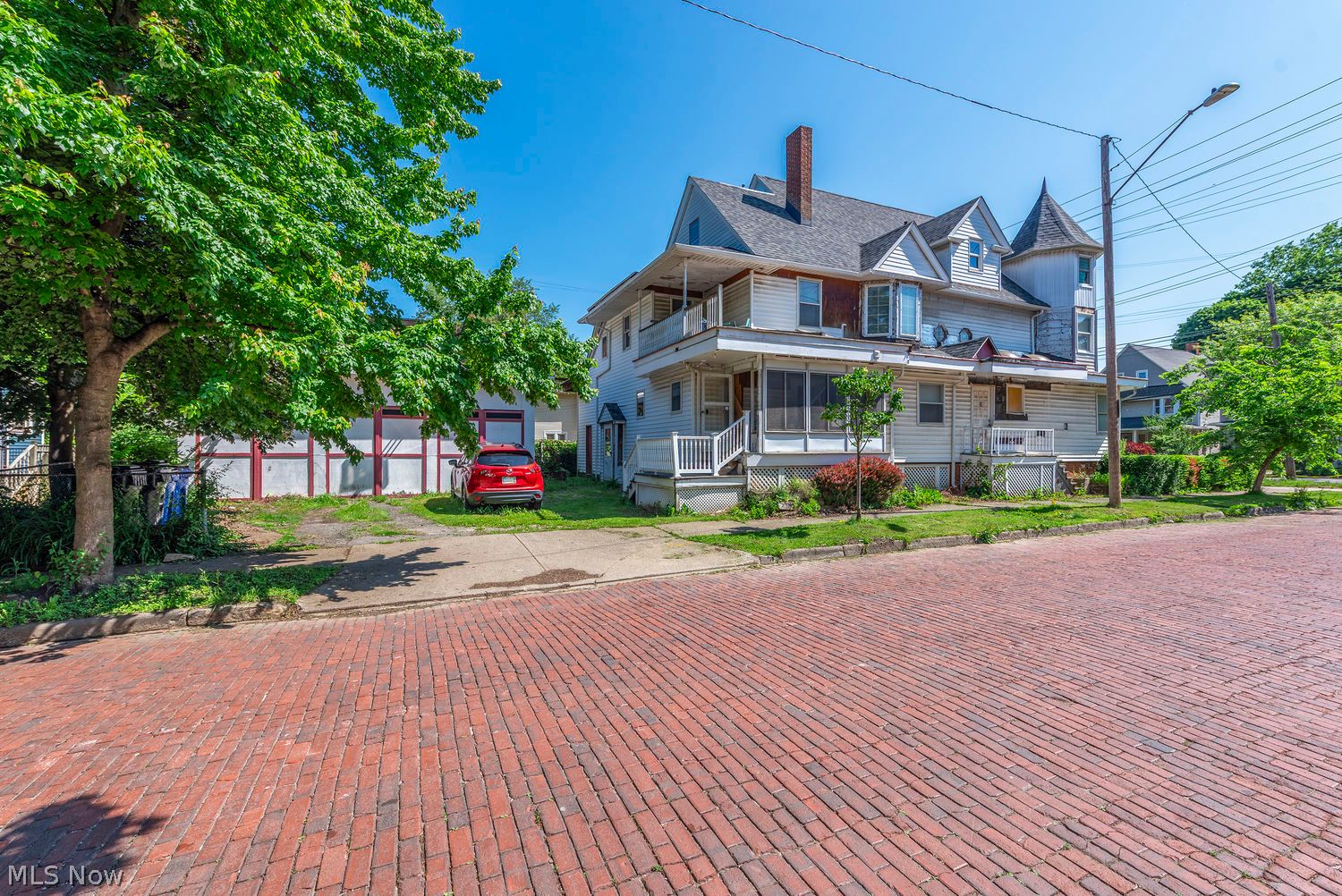 1896 W 65th Street Cleveland OH 44102