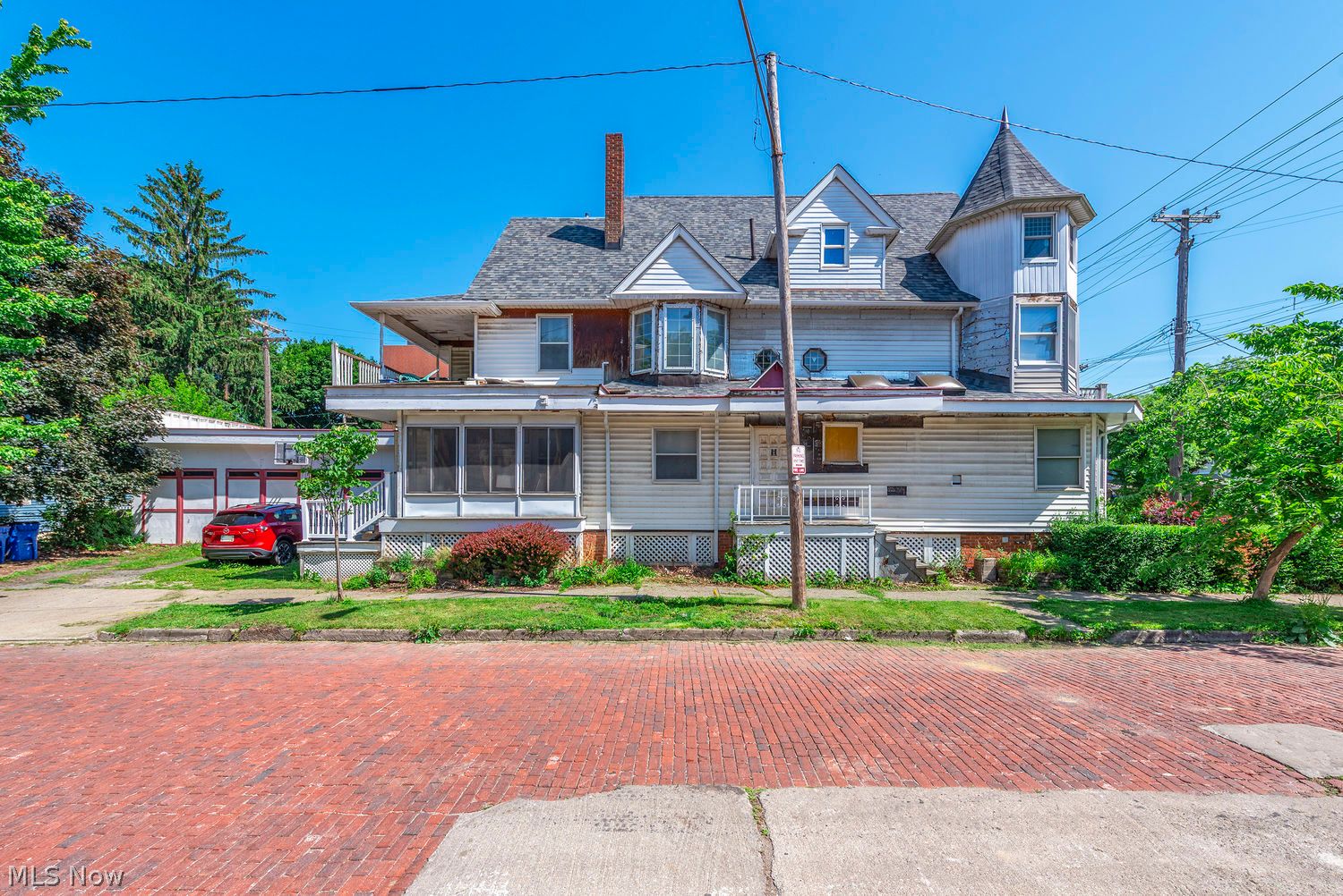 1896 W 65th Street Cleveland OH 44102