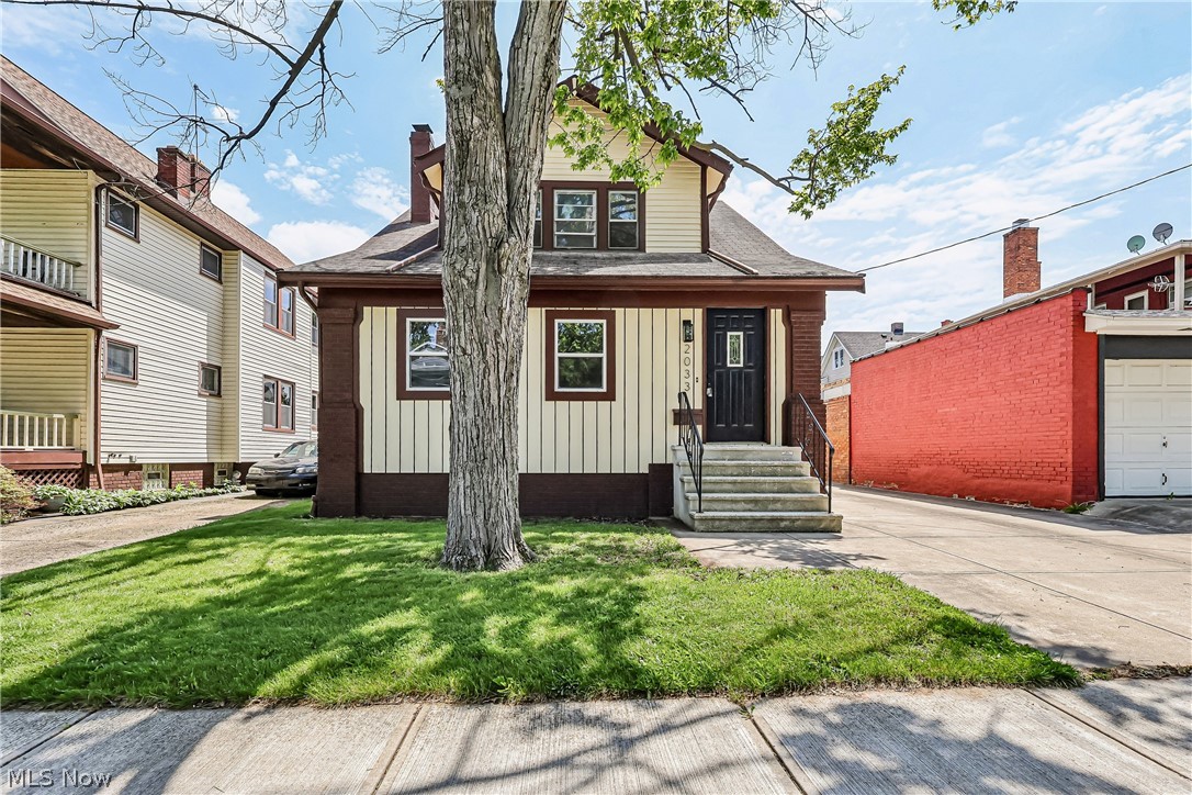 2033 Tate Avenue Cleveland OH 44109