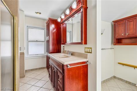 2033 Tate Avenue Cleveland OH 44109