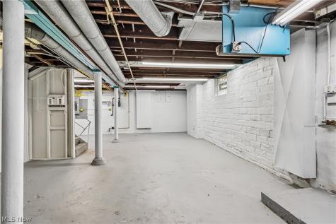 2033 Tate Avenue Cleveland OH 44109