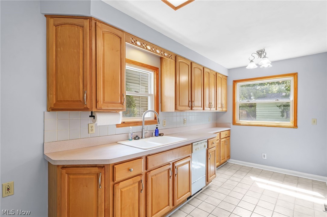 5721 Delora Avenue Cleveland OH 44144