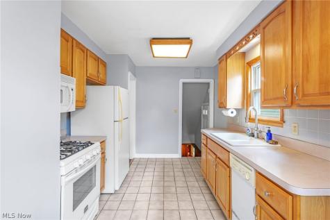 5721 Delora Avenue Cleveland OH 44144