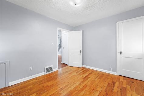 5721 Delora Avenue Cleveland OH 44144