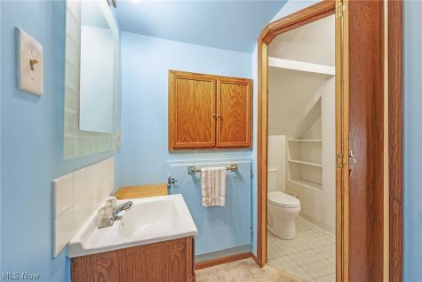 5721 Delora Avenue Cleveland OH 44144