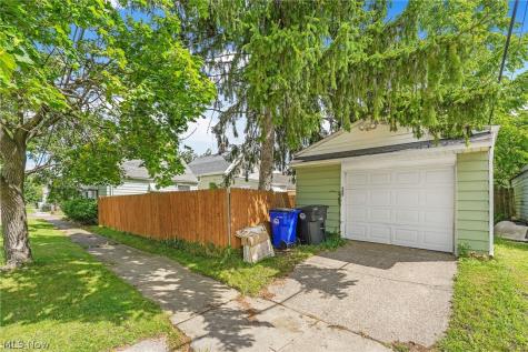 5721 Delora Avenue Cleveland OH 44144