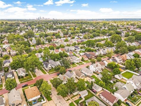 5721 Delora Avenue Cleveland OH 44144