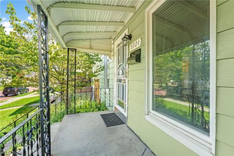5721 Delora Avenue Cleveland OH 44144