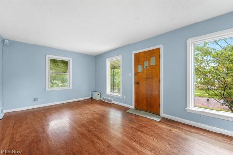 5721 Delora Avenue Cleveland OH 44144