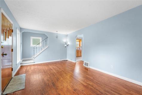 5721 Delora Avenue Cleveland OH 44144