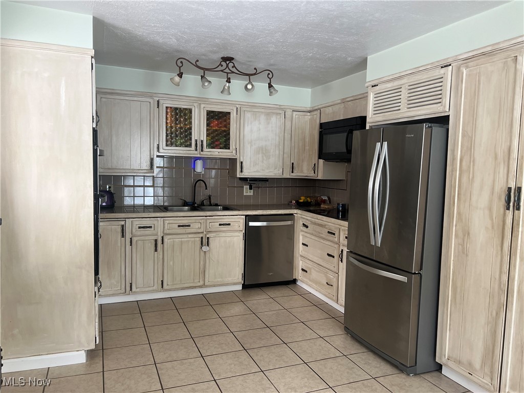 240 Warner Road Hubbard OH 44425