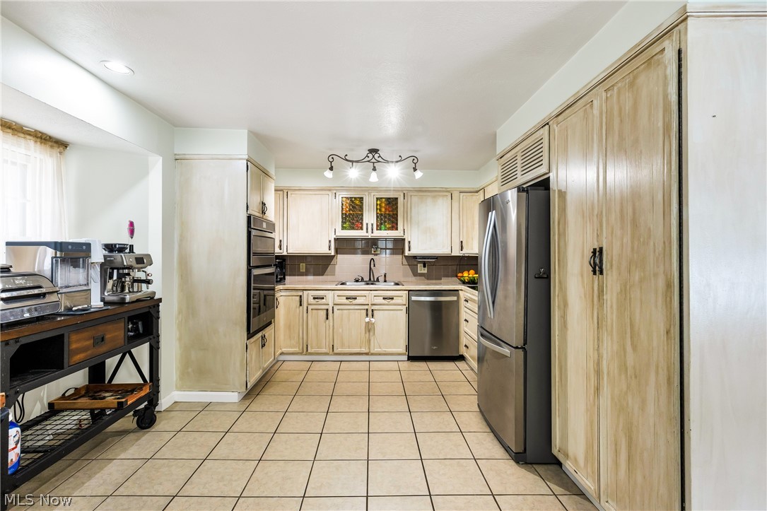 240 Warner Road Hubbard OH 44425