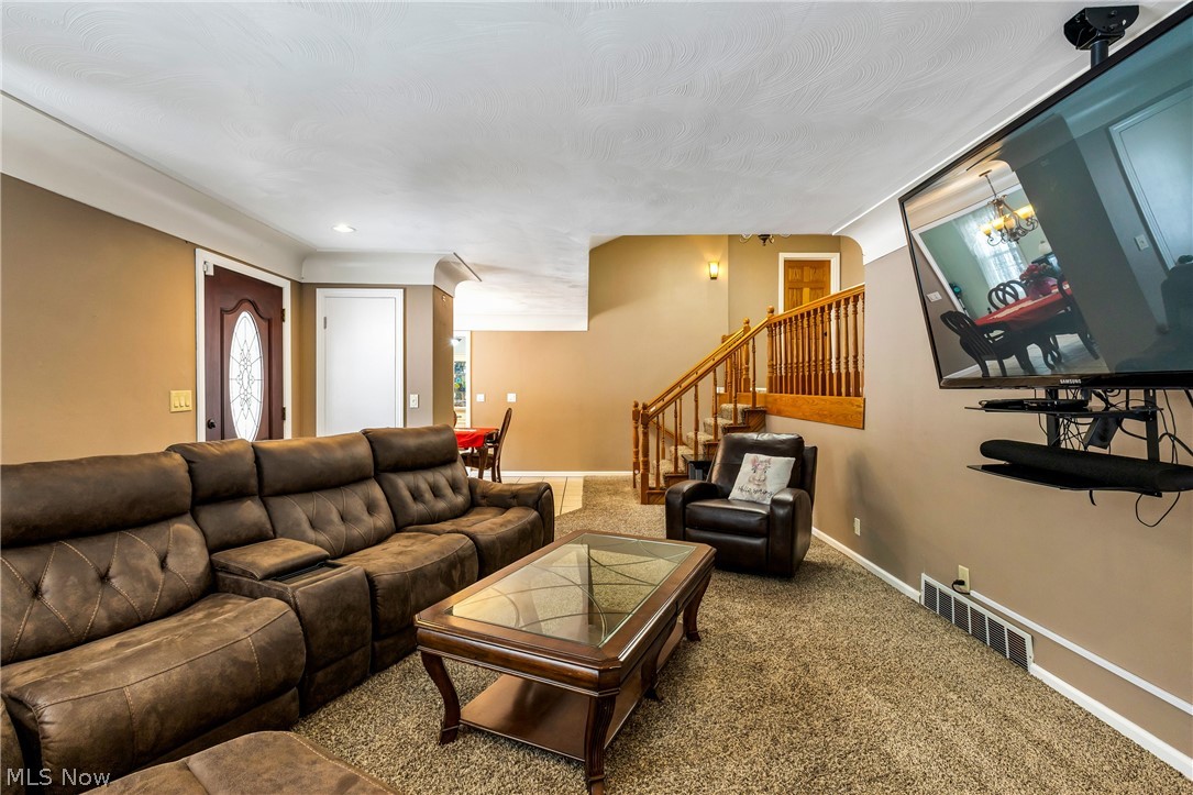 240 Warner Road Hubbard OH 44425