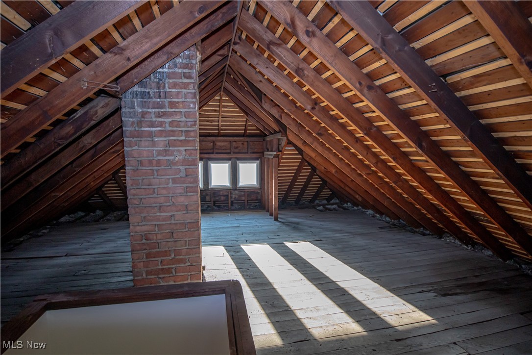 2119 Rossmoor Road Cleveland Heights OH 44118