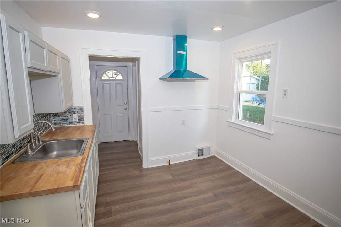 2119 Rossmoor Road Cleveland Heights OH 44118