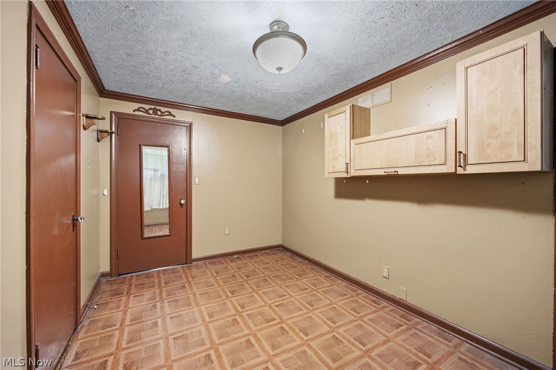 5950 Parkman Road NW Warren OH 44481