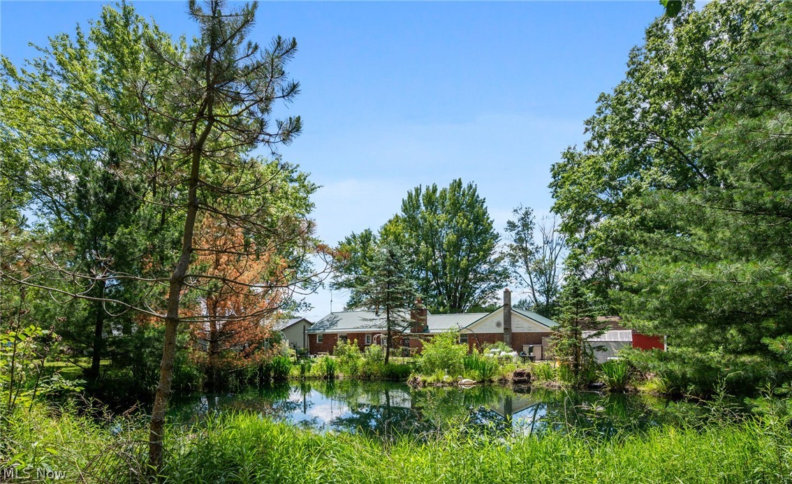 5950 Parkman Road NW Warren OH 44481