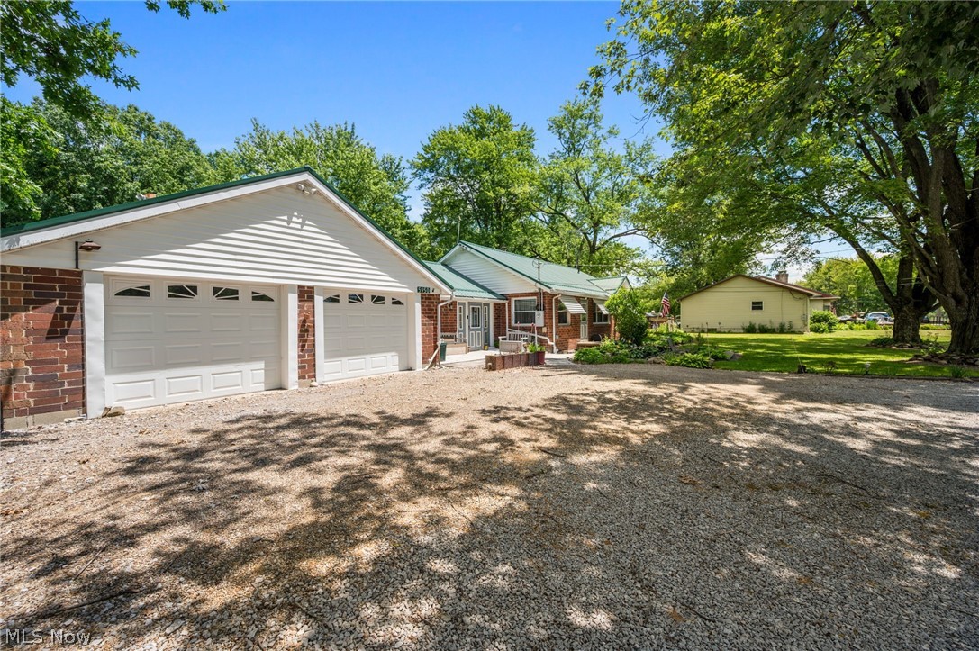 5950 Parkman Road NW Warren OH 44481