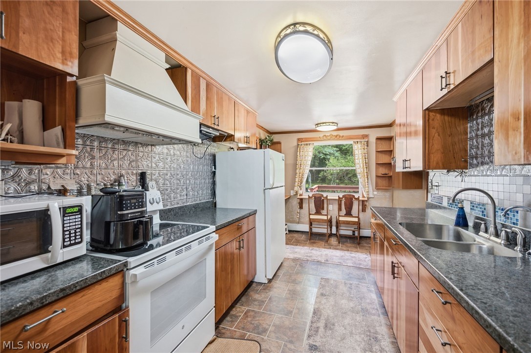 5950 Parkman Road NW Warren OH 44481