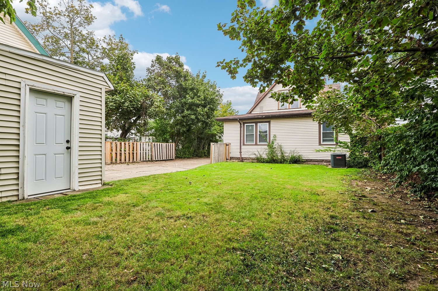 2014 Halstead Avenue Lakewood OH 44107