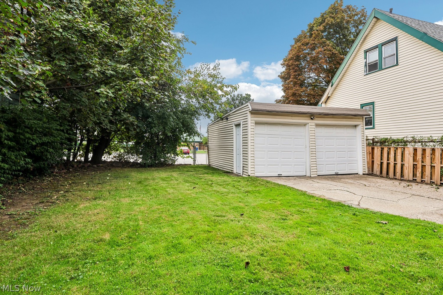 2014 Halstead Avenue Lakewood OH 44107