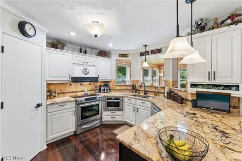 3842 Kippford Circle NW Uniontown OH 44685