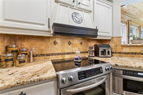 3842 Kippford Circle NW Uniontown OH 44685