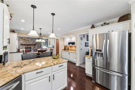 3842 Kippford Circle NW Uniontown OH 44685