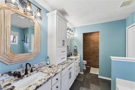3842 Kippford Circle NW Uniontown OH 44685