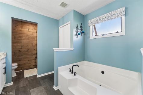 3842 Kippford Circle NW Uniontown OH 44685