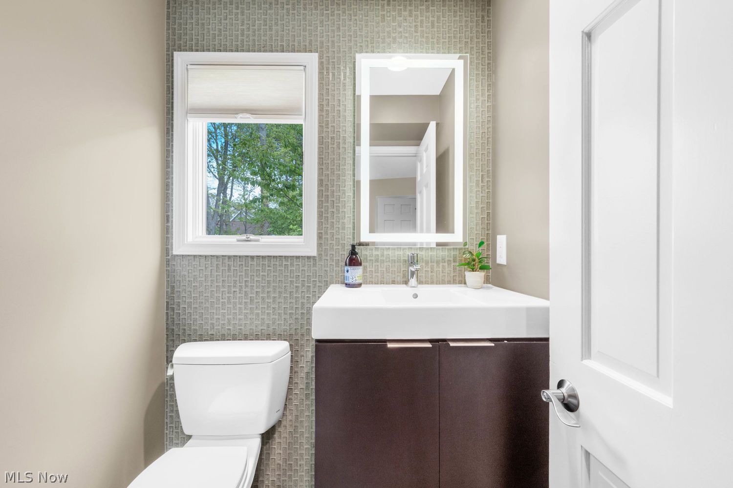29232 Inverness Drive Bay Village OH 44140