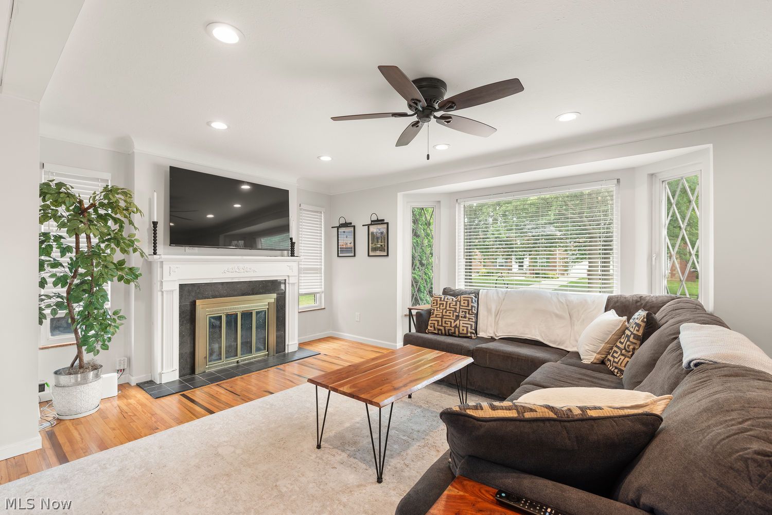 16501 Edgecliff Avenue Cleveland OH 44111