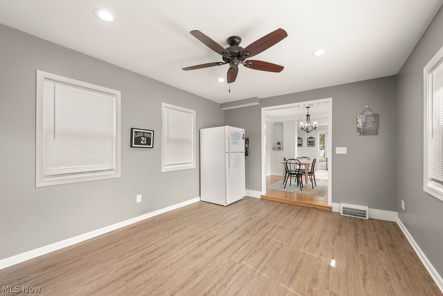 16501 Edgecliff Avenue Cleveland OH 44111