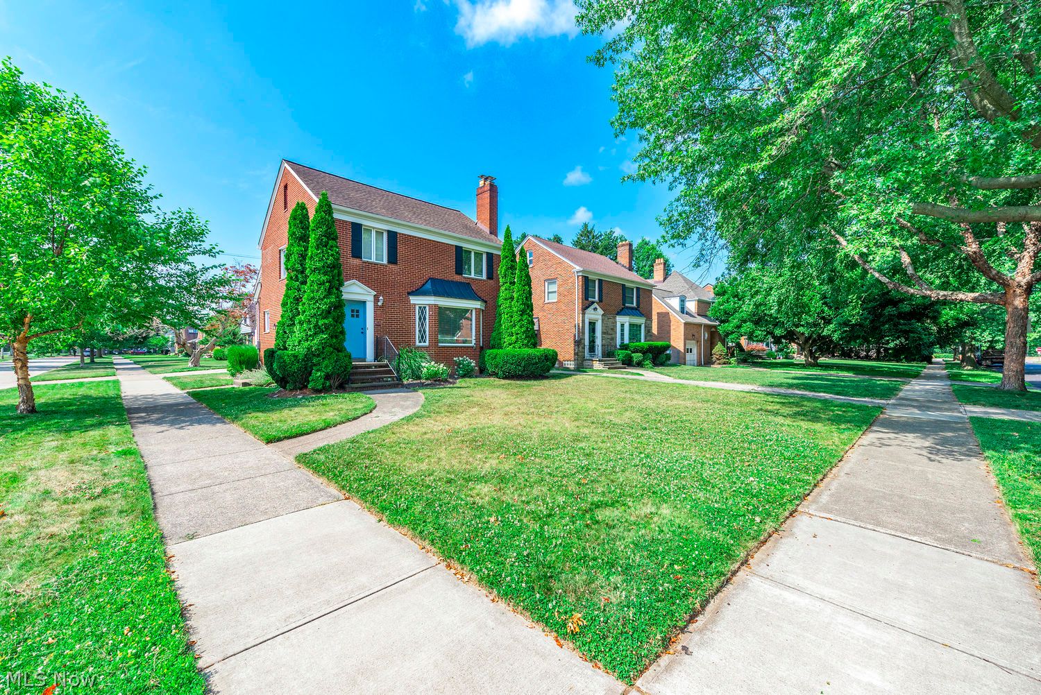 16501 Edgecliff Avenue Cleveland OH 44111