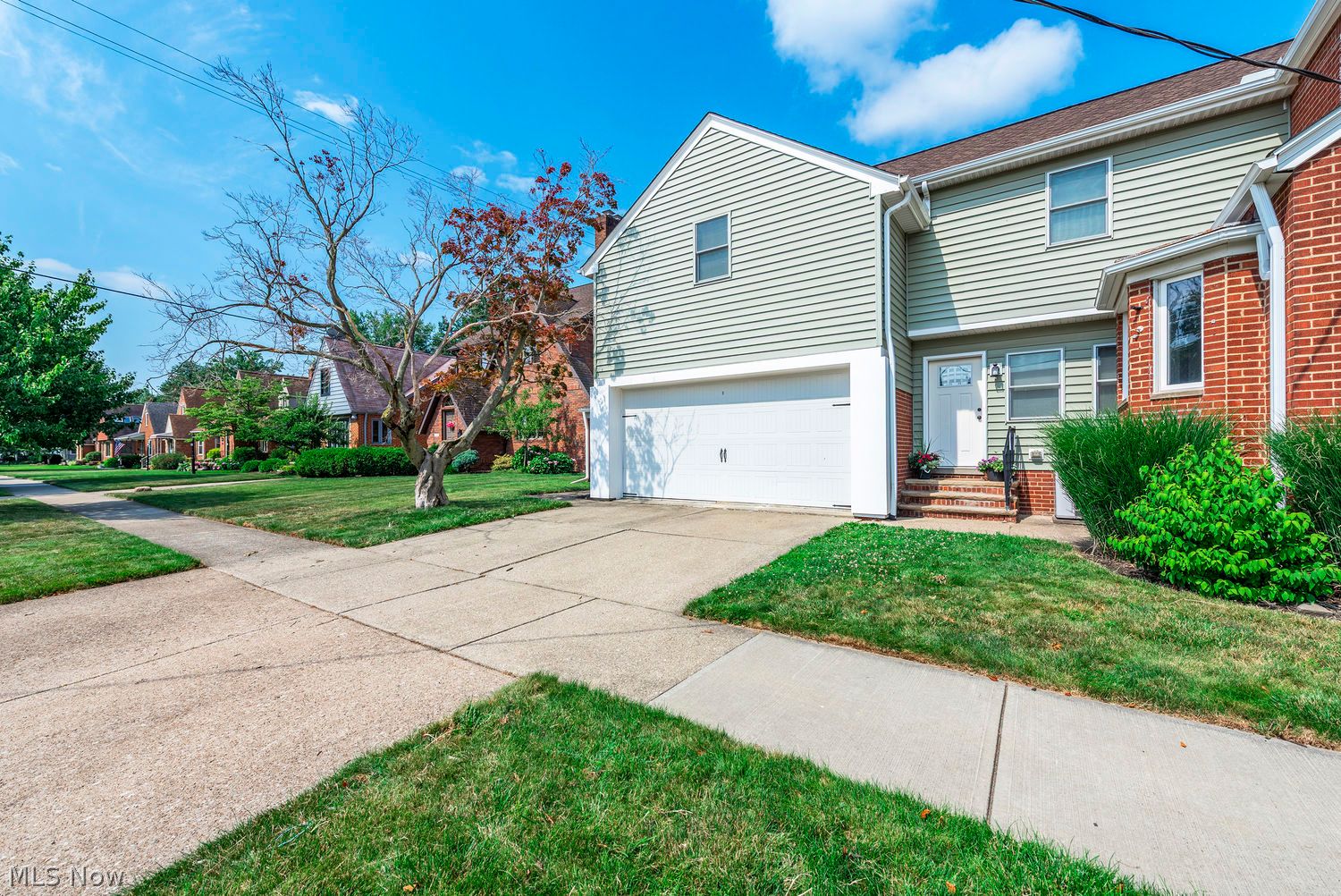 16501 Edgecliff Avenue Cleveland OH 44111