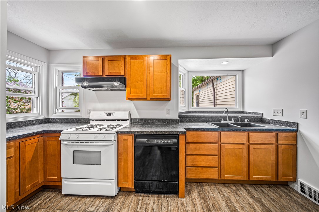 94 E 196th Street Euclid OH 44119