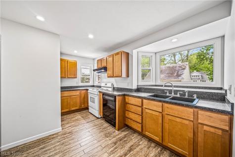 94 E 196th Street Euclid OH 44119