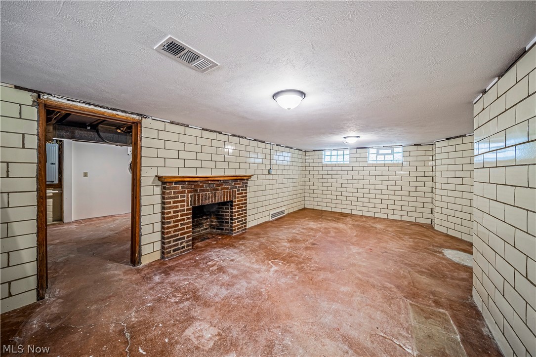 94 E 196th Street Euclid OH 44119